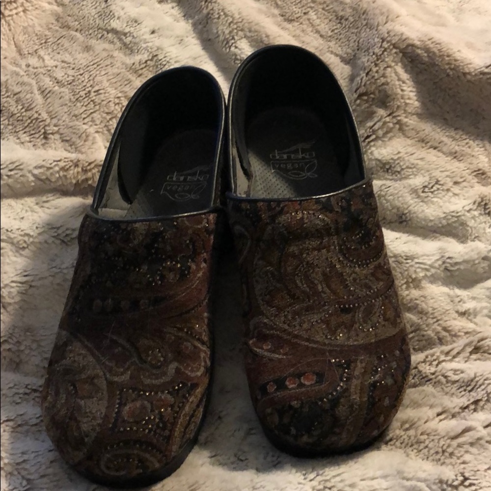 Dansko clogs size 9